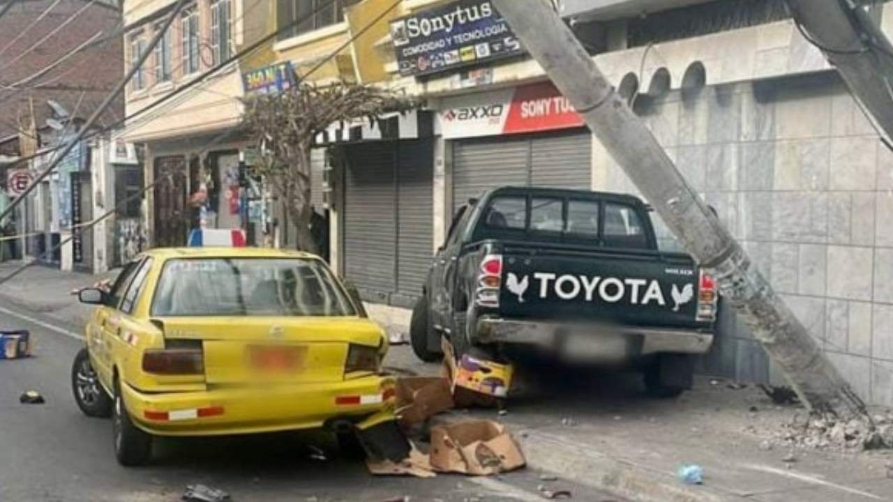 Un conductor en presunto estado de ebriedad atropelló a una pareja de personas mayores que estaban a punto de tomar un taxi