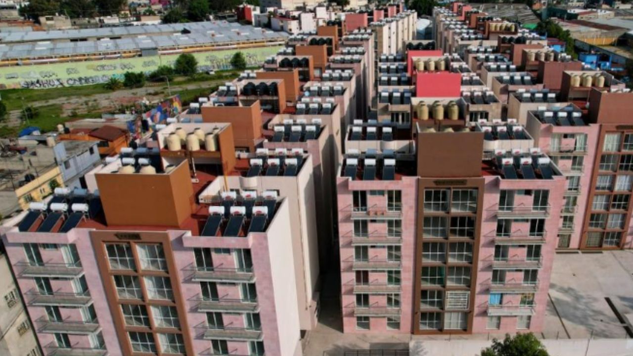 El jefe de Gobierno de la CDMX hizo entrega de Unidad Habitacional Joyas de San Lorenzo, en la alcaldía Iztapalapa