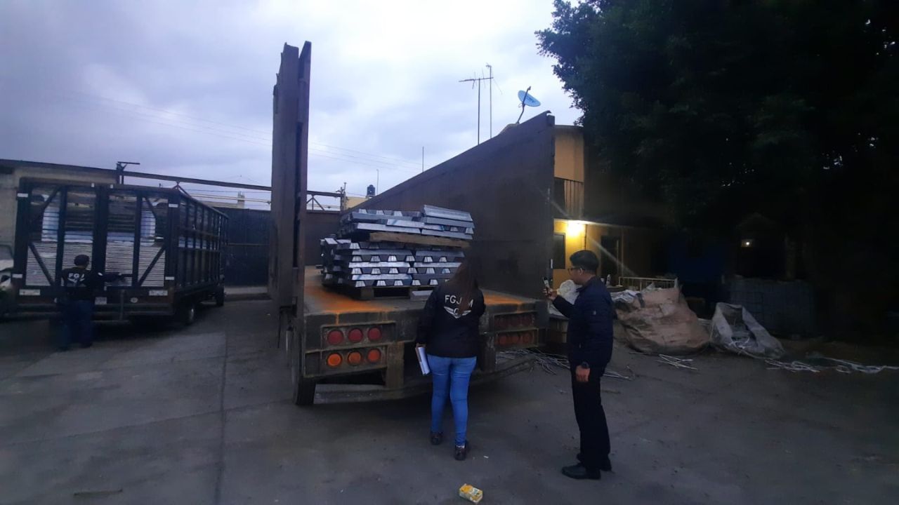 Recuperan mil 312 lingotes de aluminio tras robo a tráilers