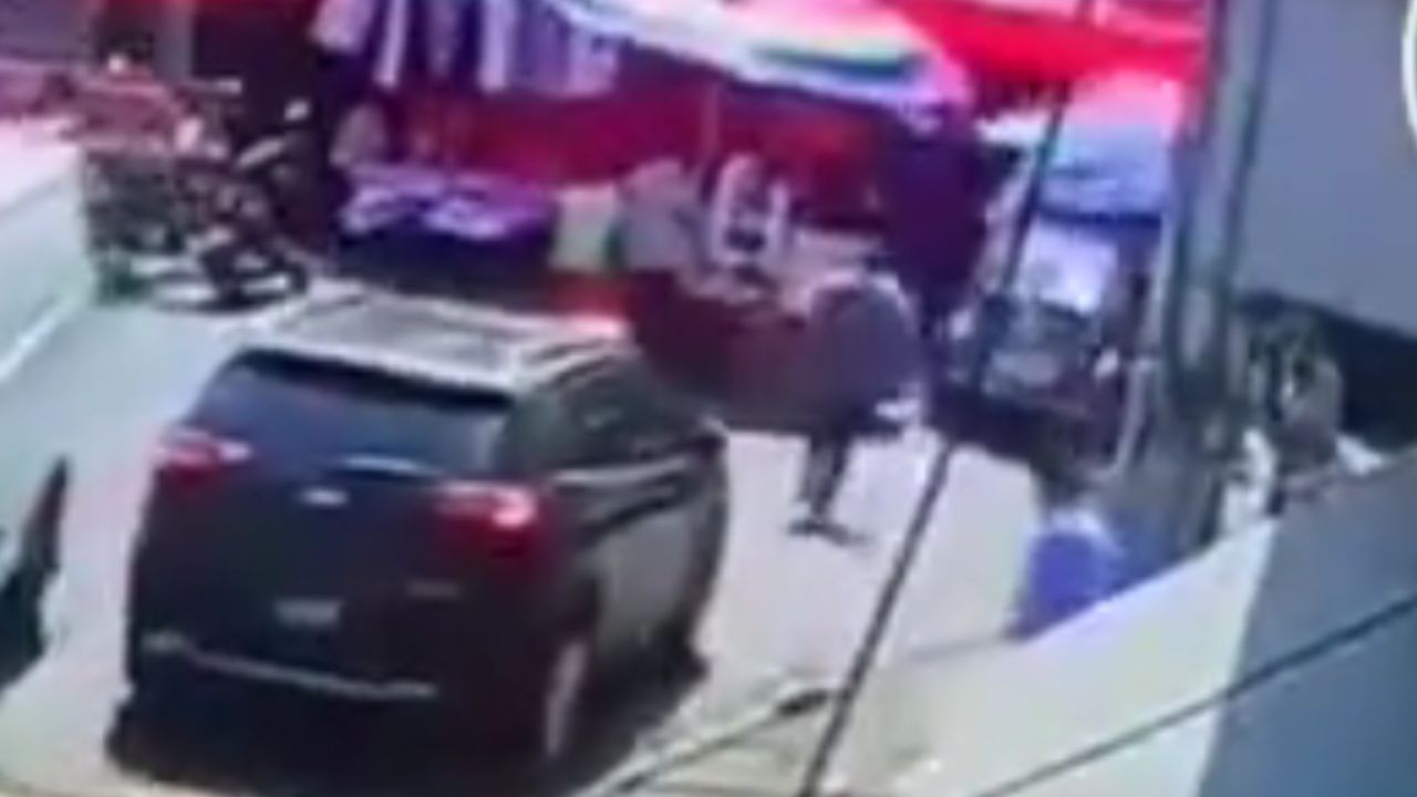 La joven aprendiz al volante se estrelló contra un tianguis en la GAM.