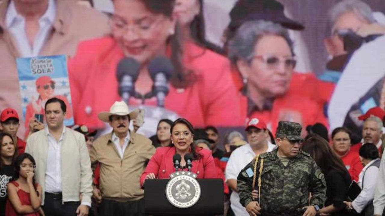 Xiomara Castro pide que el Congreso nombre fiscales en Honduras