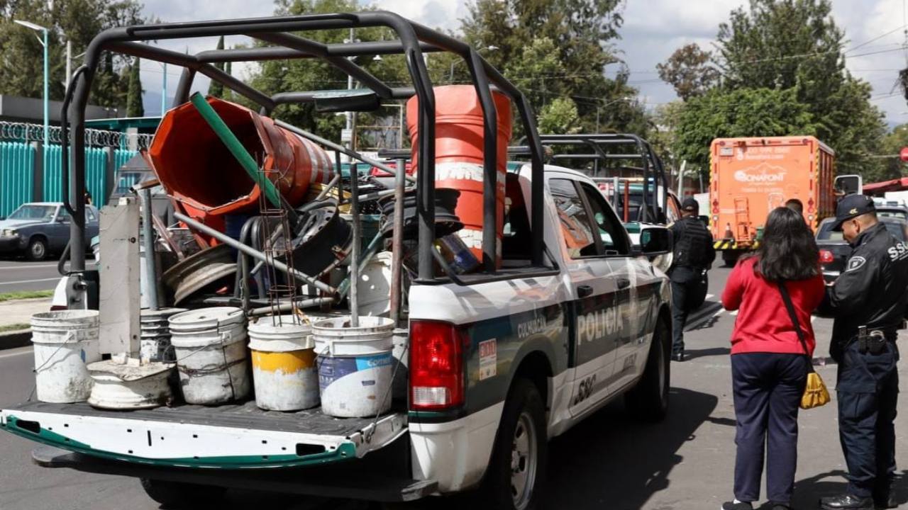 La alcaldía Coyoacán participó en el operativo para la recuperación de vialidades y espacios públicos que se llevó a cabo en División del Norte, Canal de Miramontes, Calzada de las Bombas, en la colonia Ex-Ejido Santa Úrsula Coapa.