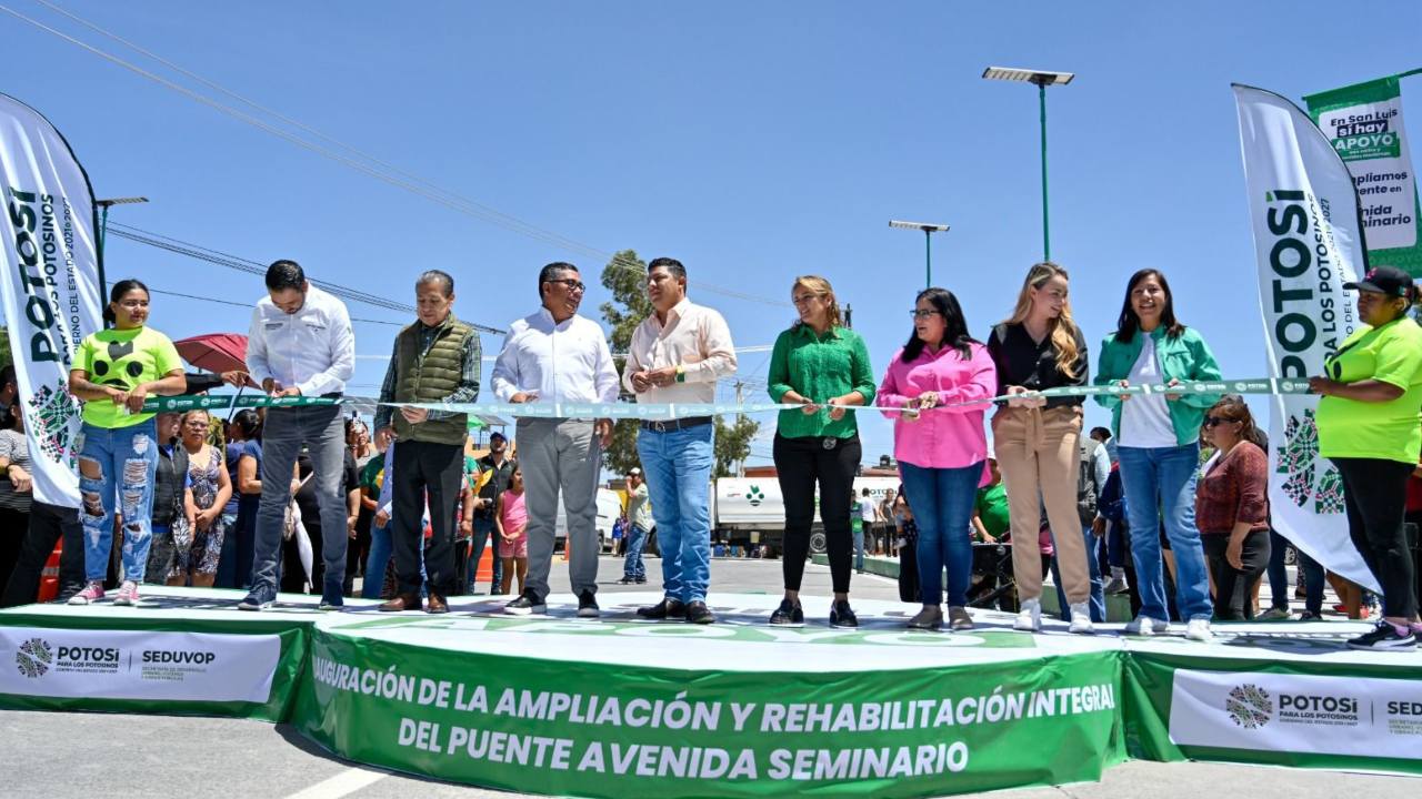 Con la rehabilitación y ampliación del puente de la avenida Seminario, que inauguró este miércoles el Gobernador de San Luis Potosí, Ricardo Gallardo Cardona, con una inversión de 9.8 millones de pesos, más de 200 mil habitantes y usuarios contarán con una vialidad más segura y ágil