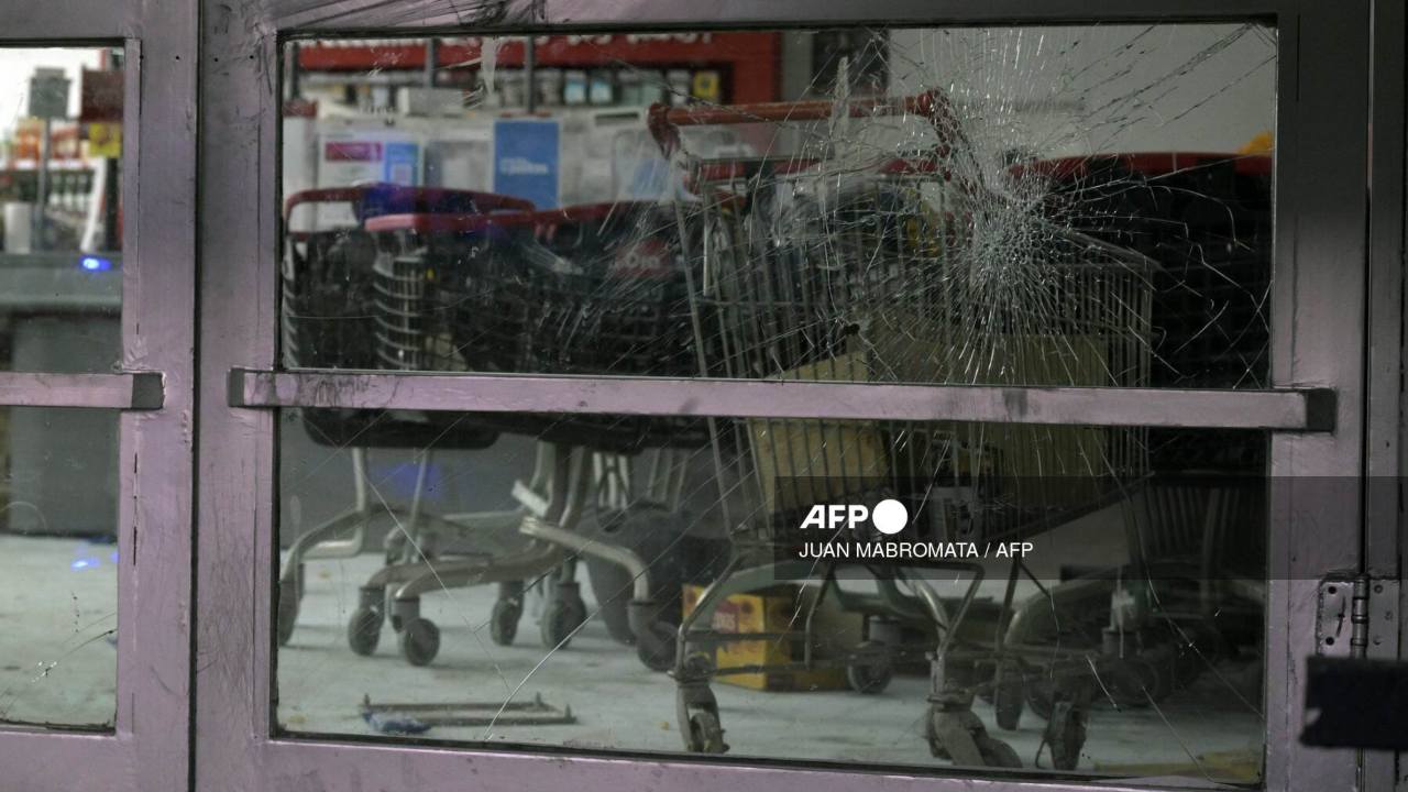 Casi una treintena de personas fueron detenidas en Argentina tras saqueos a locales comerciales el fin de semana en las provincias de Córdoba y Mendoza