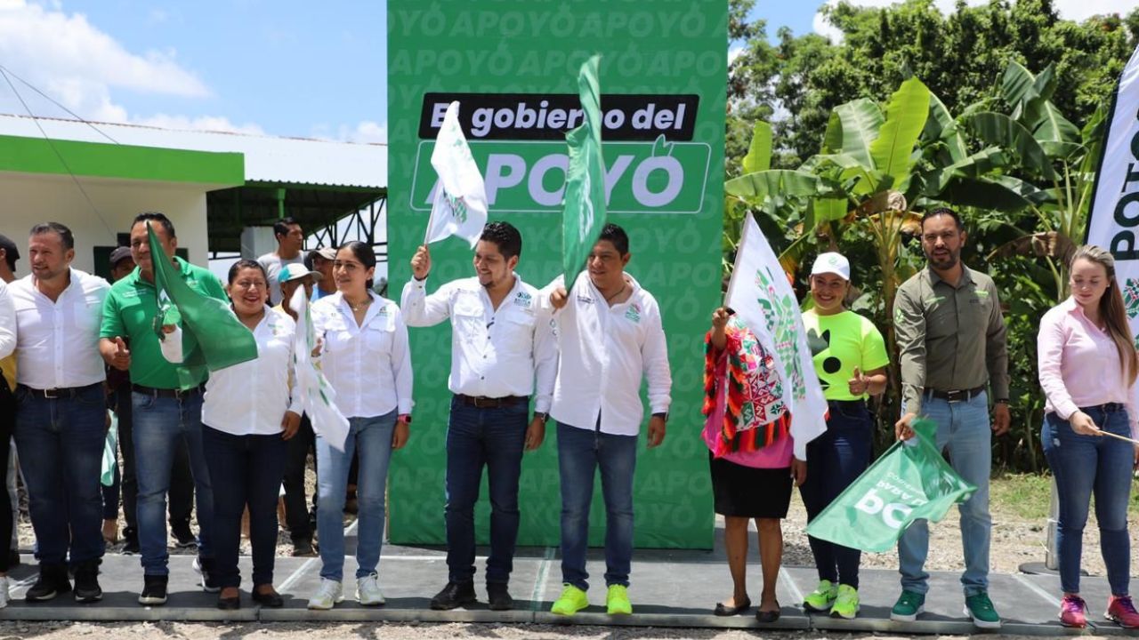 Más de 3 mil habitantes de cinco comunidades de Xilitla podrán trasladarse de manera segura a sus centros laborales Más de 3 mil habitantes de cinco comunidades de Xilitla podrán trasladarse de manera segura a sus centros laborales