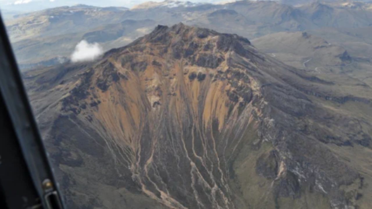 Foto:Twitter/@sgcol|Alertan incremento de actividad de los volcanes Chiles y Cerro Negro