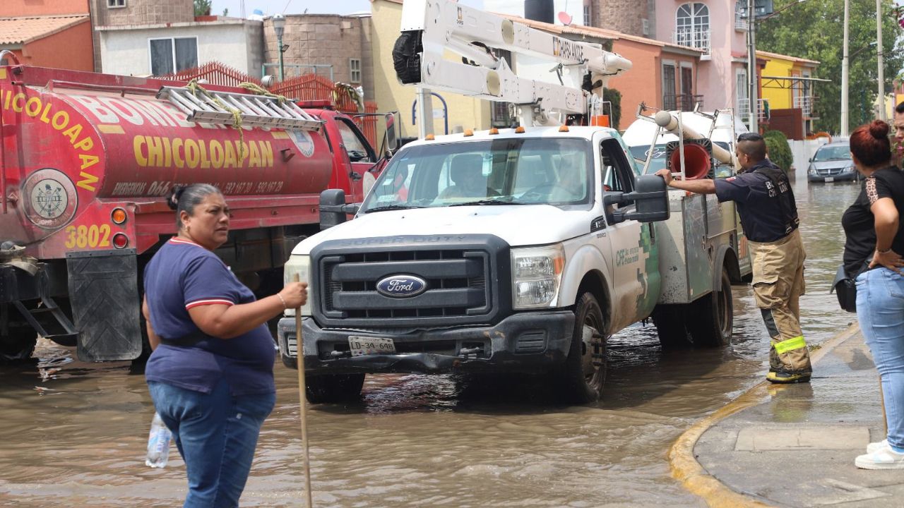 Tromba provoca anegaciones en decenas de casas de Chicoloapan