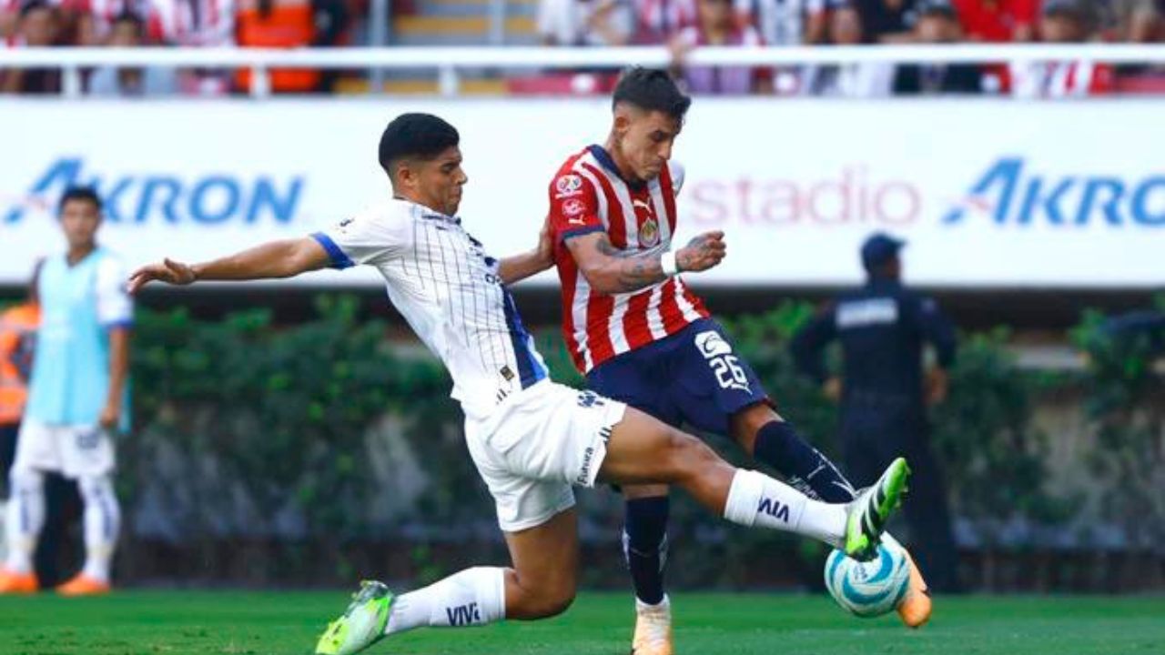 Chivas recibe sanción de la Comisión Disciplinaria por 'arremeter' contra el arbitraje con una publicación en redes sociales.