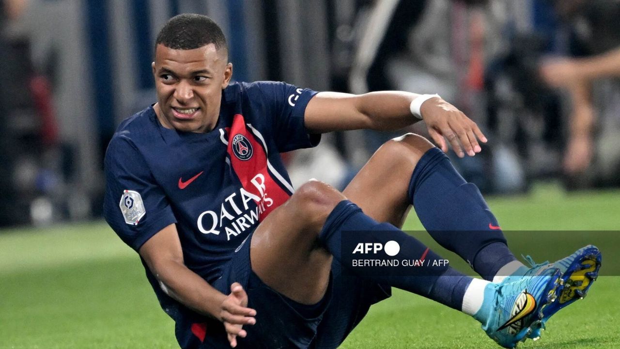 El PSG golea en el Clásico francés pero Mbappé sale por lesión