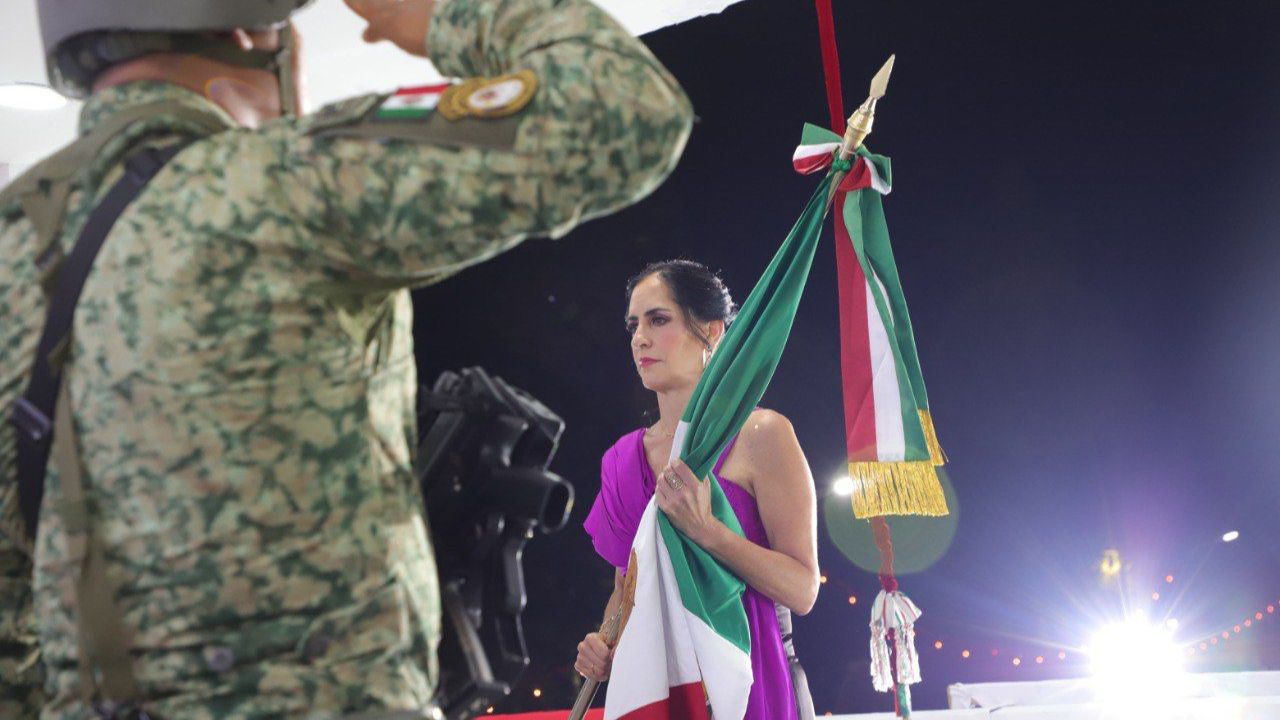 Entre música, bailes y romería, la alcaldesa Lía Limón llevó a cabo el Grito de Independencia en la Álvaro Obregón