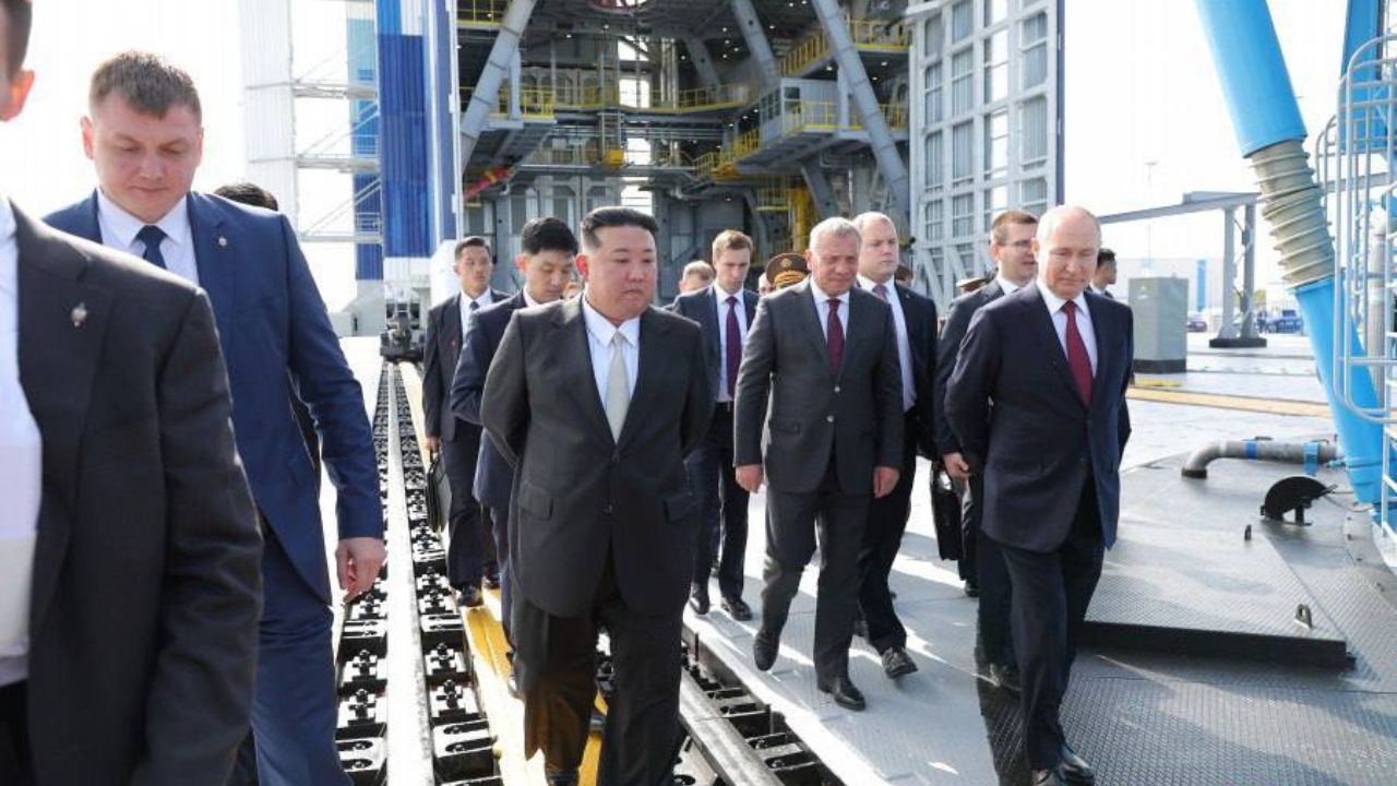 Líder norcoreano visita fábrica aeronáutica en Rusia