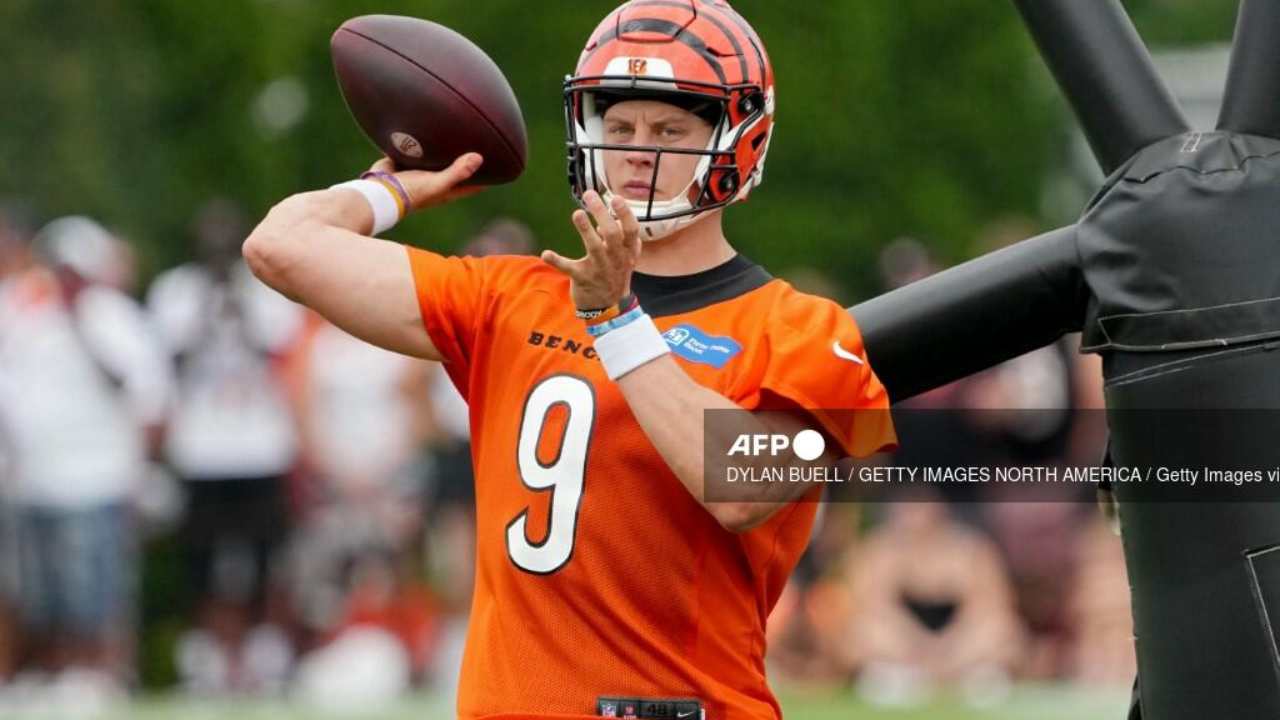 El mariscal de campo de los Cincinnati Bengals, Joe Burrow, firmó este sábado una extensión de contrato por cinco años con el club de la NFL que lo convertirá en el jugador mejor pagado de la liga