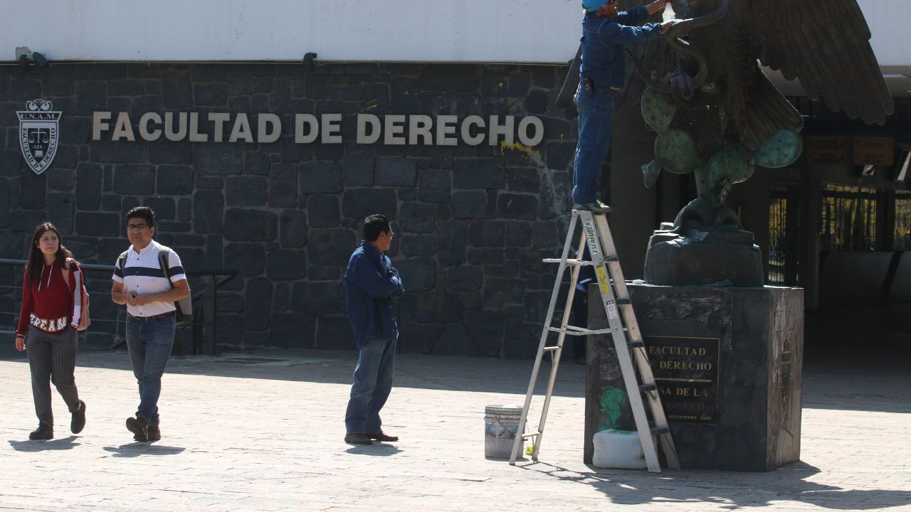 El director de la Facultad de Derecho de la Universidad Nacional Autónoma de México (UNAM), Raúl Contreras Bustamante, informó que Sonia Venegas Álvarez fue designada como secretaria general