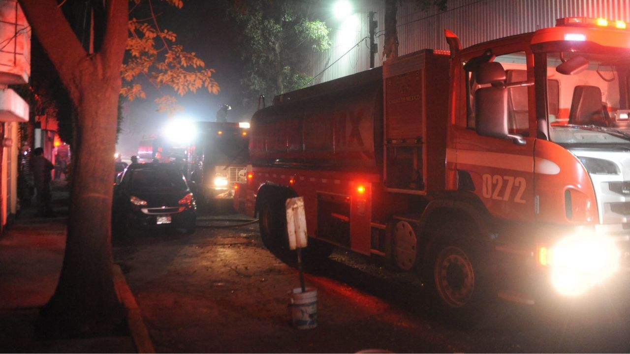 Foto:Cuartoscuro|Por salvarse de incendio, joven cae desde un 3er piso