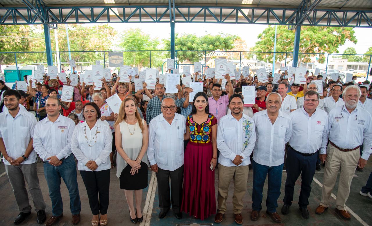 Foto: Cortesía | La entrega de estos 388 documentos representa un hito importante para los habitantes del Municipio de Campeche, ya que se proporciona certeza jurídica en el patrimonio familiar