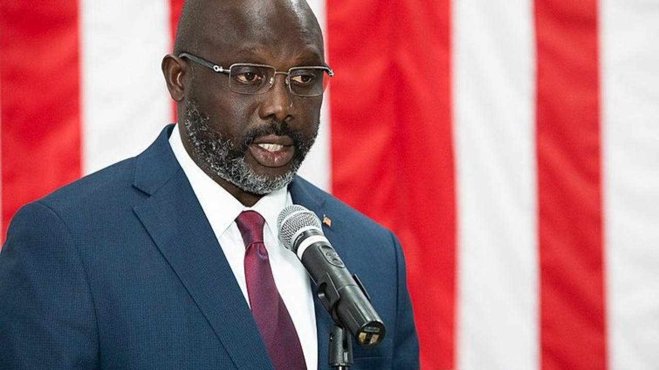 Presidente de Liberia lidera primera vuelta