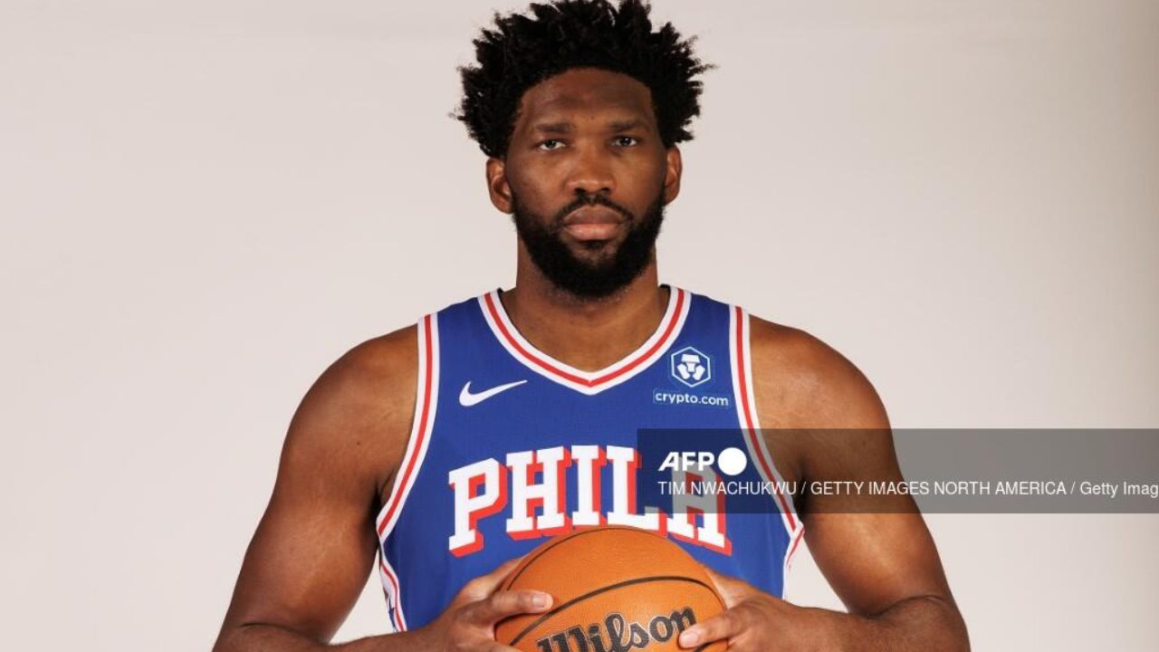 El pívot Joel Embiid, vigente MVP de la NBA, anunció este jueves su decisión de unirse a la selección que prepara Estados Unidos para competir en los Juegos Olímpicos de París en 2024.