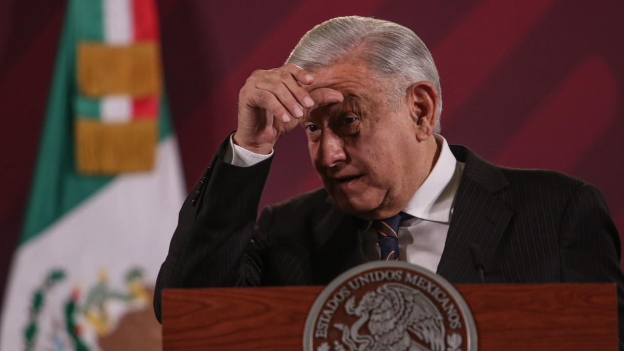 AMLO - INE