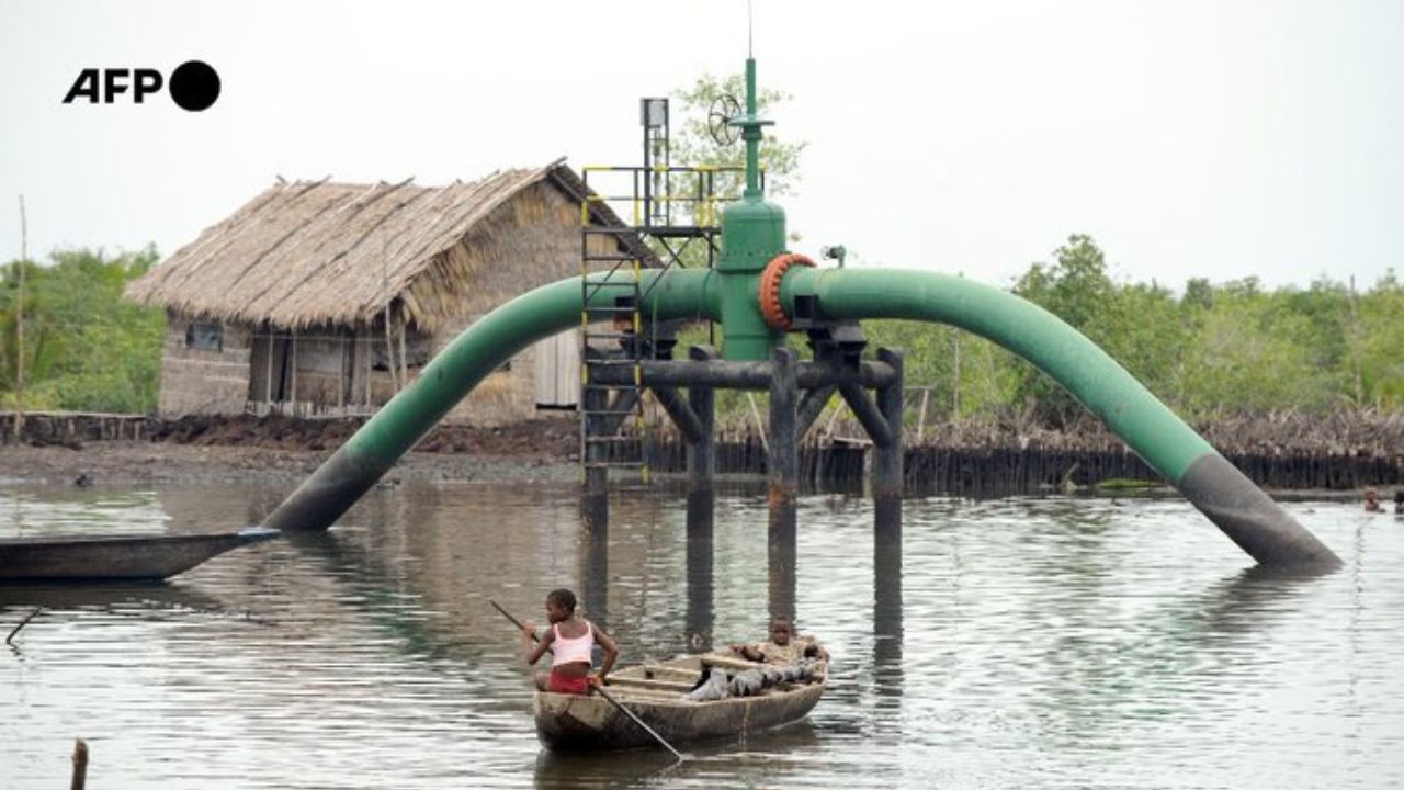 Al menos 18 muertos por explosión en una refinería ilegal de Nigeria