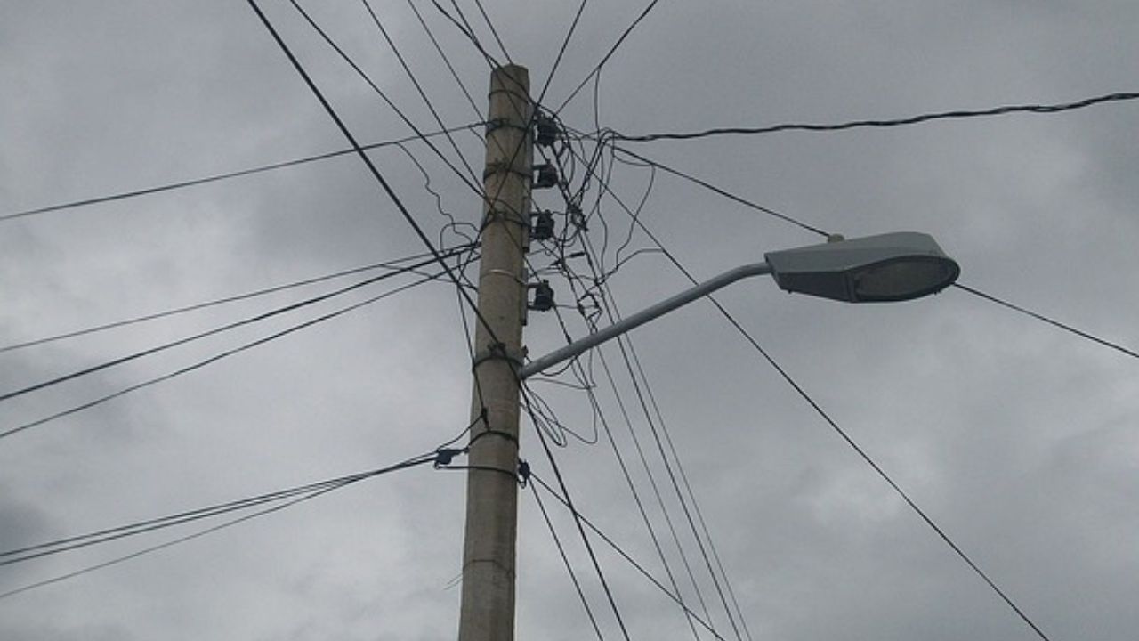 Foto:Pixabay|¡Terrible! Muere hombre electrocutado por cortar cable de luz en la calle