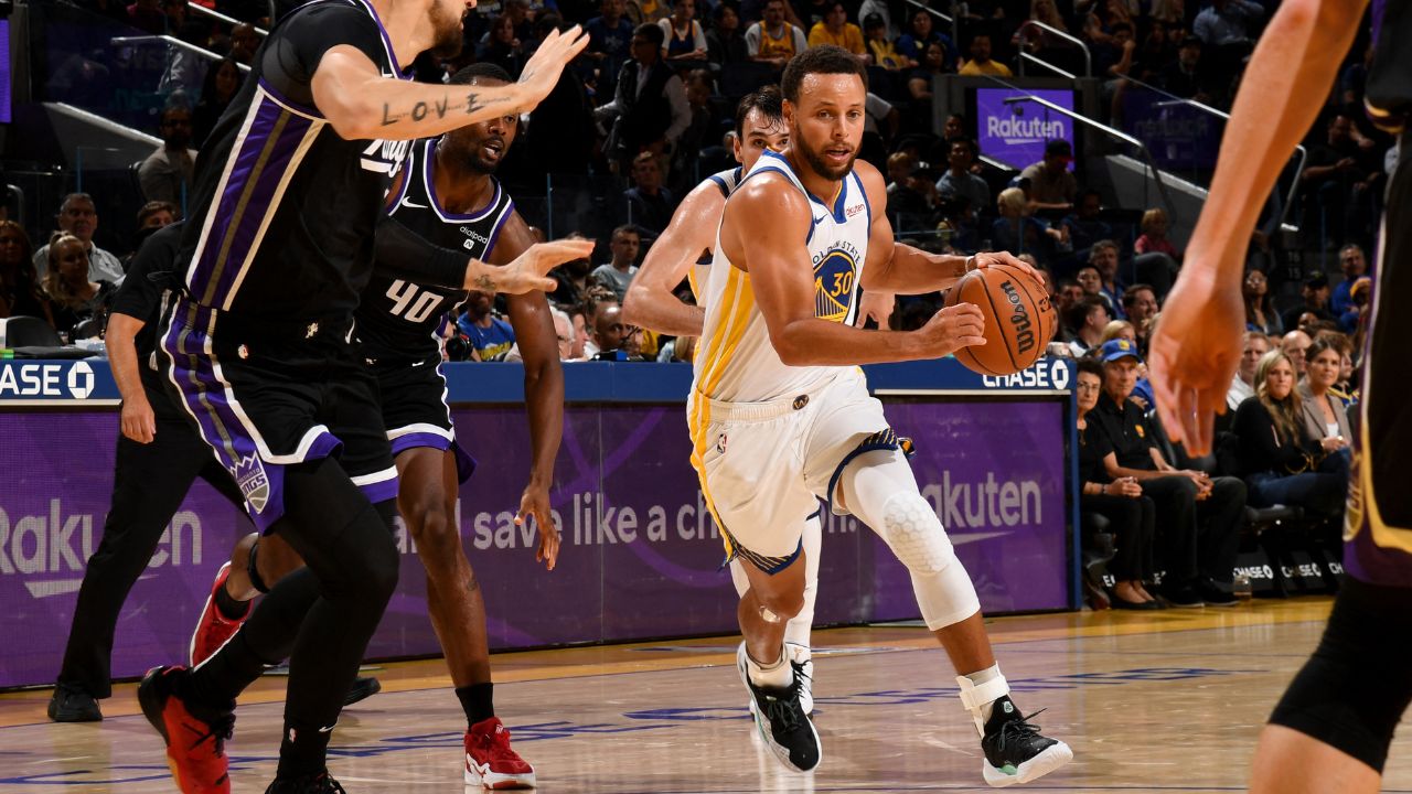 Foto:AFP|¡Lo hizo! Con un triple Stephen Curry hundió a los Kings en la pretemporada de la NBA