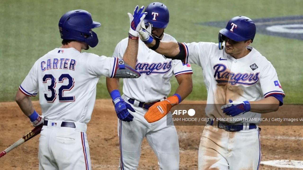 Un jonrón del cubano Adolis García en el undécimo inning le dio este viernes un triunfo a los Rangers de Texas de 6x5 sobre los D´Backs para salir al frente 1-0 en la Serie Mundial