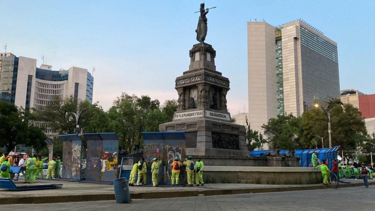 En la víspera de la marcha en defensa del Poder Judicial, se colocan vallas metálicas en monumentos como el de Cuitláhuac y en Reforma 222