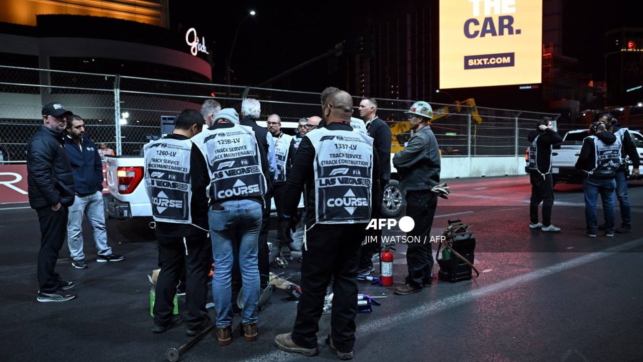 La primera sesión de ensayos libres del GP de Las Vegas fue cancelada la noche del jueves, debido a un problema con la pista