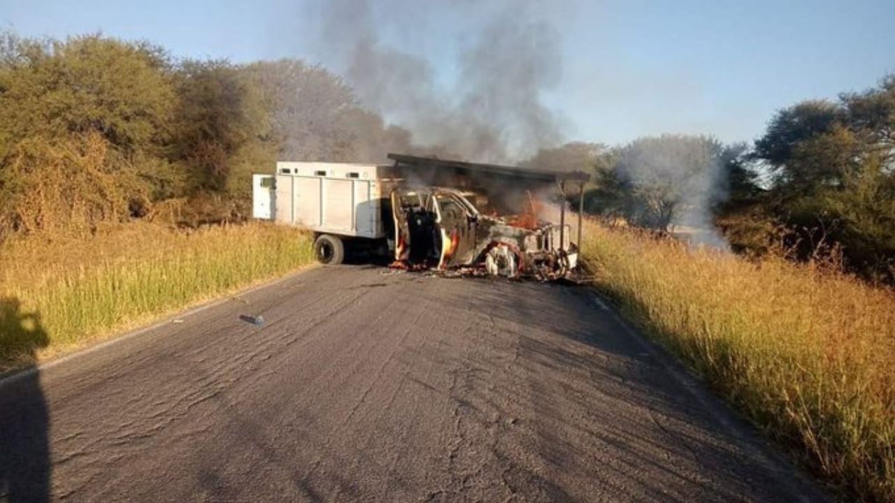 Sujetos armados atacan a tiros a militares en Teocaltiche; se registran bloqueos