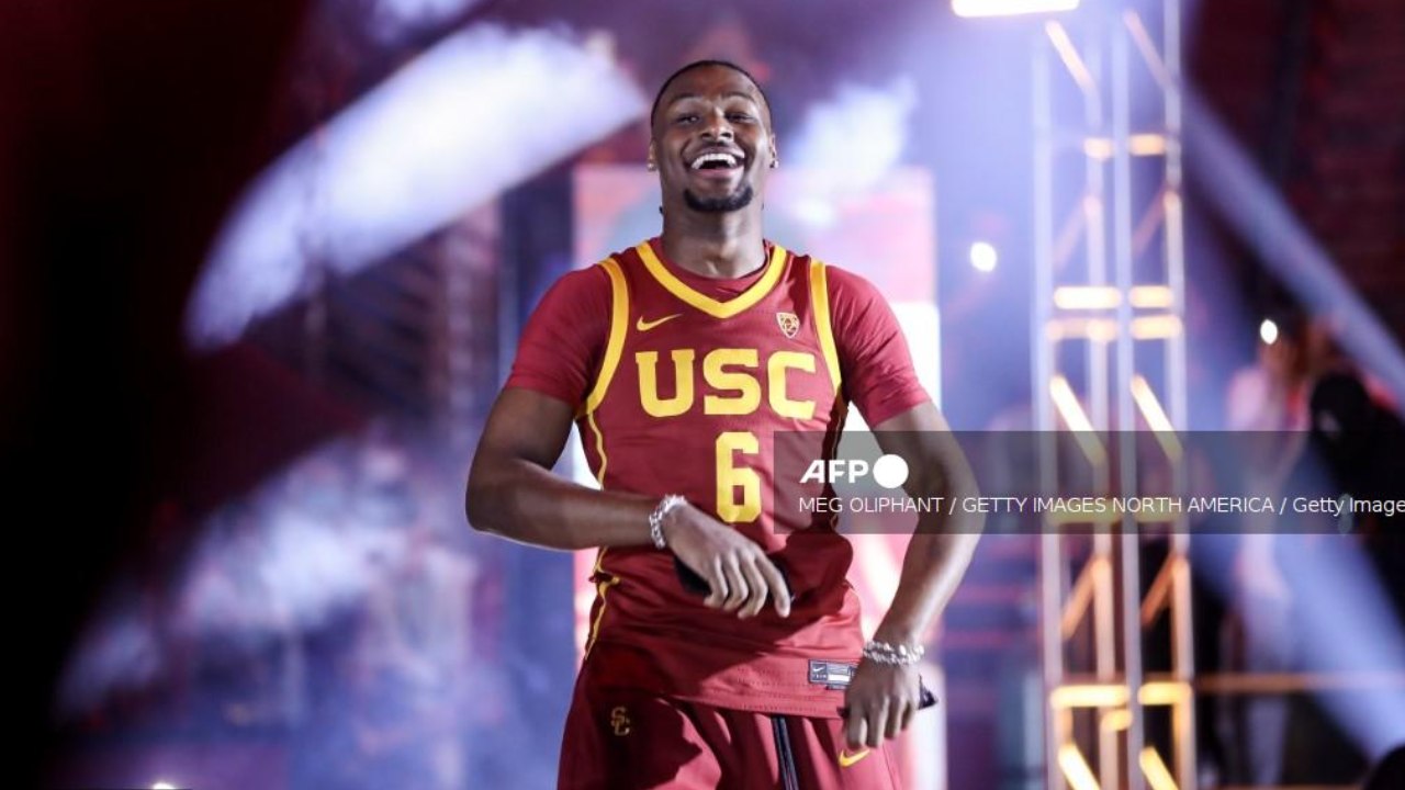 El joven Bronny James, hijo de LeBron James, recibió el visto bueno del parte médico para regresar a las actividades del básquetbol