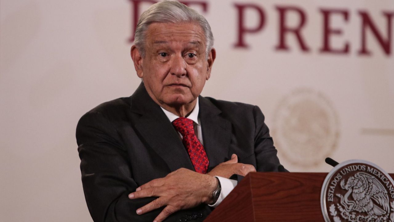 AMLO - INE