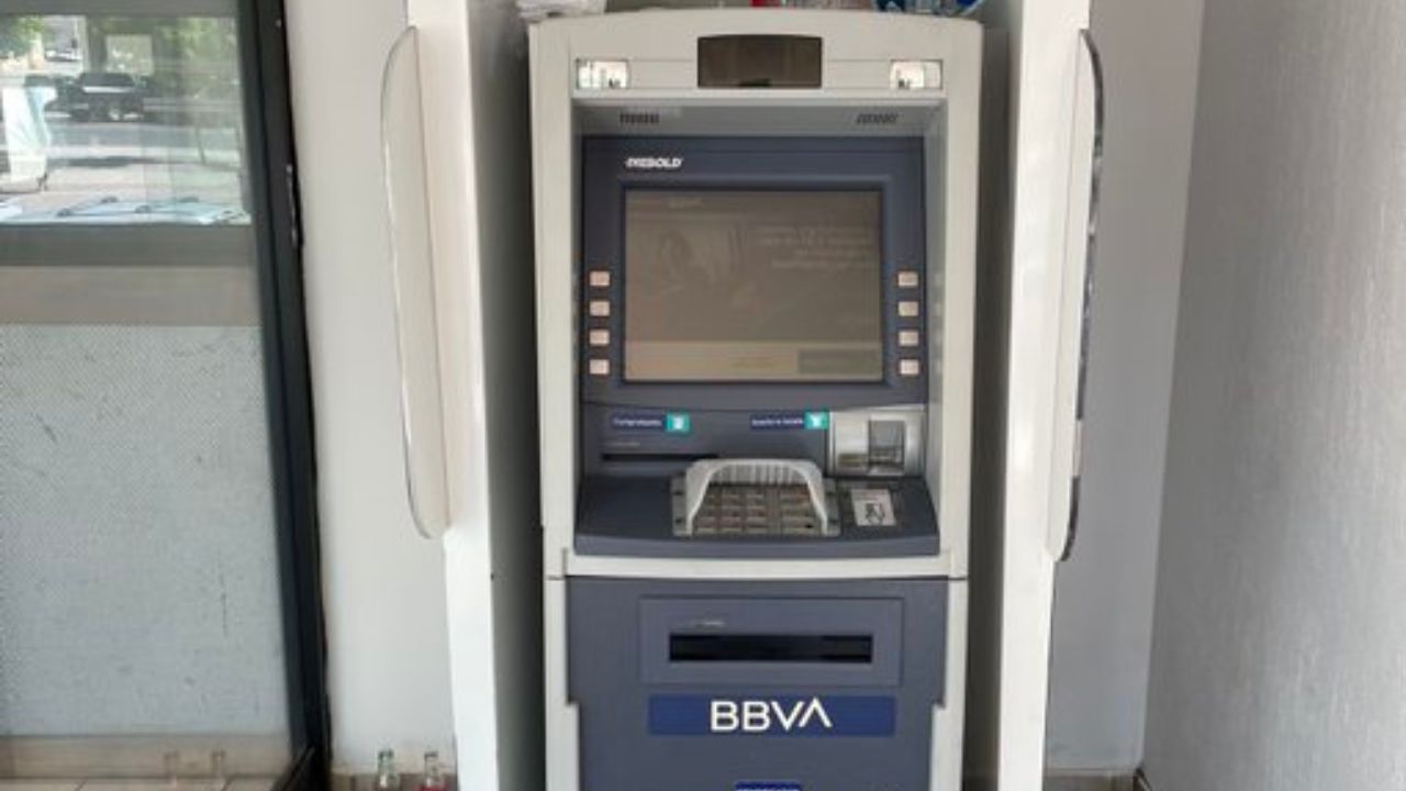 ¿Cómo evitar la comisión por retiro de BBVA?