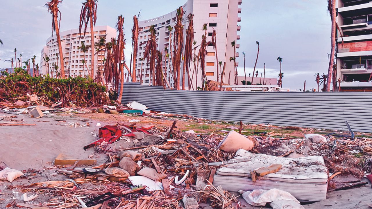 Tras el paso del huracán Otis, se realizarán 5 reconstrucciones de vialidades y trincheras en Acapulco, mientras que en Coyuca de Benítez se labora en 3 puentes y camino