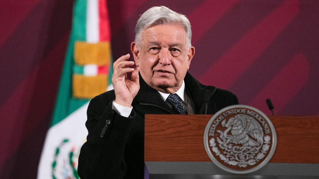 AMLO - Salvatierra