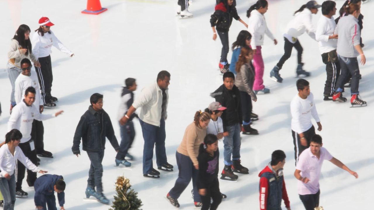 Conoce las pistas de hielo gratuitas que hay en la CDMX para este 2023