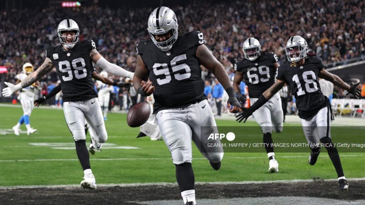 Las Vegas Raiders aplastaron, la noche del jueves 14 de diciembre, por 63-21 a Los Angeles Chargers, en la Semana 15 de la NFL