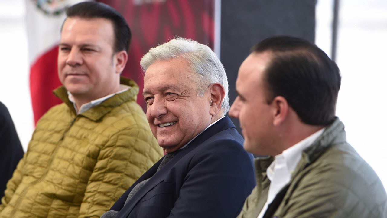 Esteban Villegas, gobernador de Durango, bendijo al presidente Andrés Manuel López Obrador y lo consideró un gran mandatario