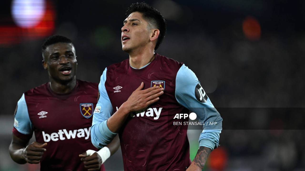 Edson Álvarez anotó y dio una asistencia de gol en la victoria del West Ham 2-0 ante el Friburgo, en la última jornada de la Europa League