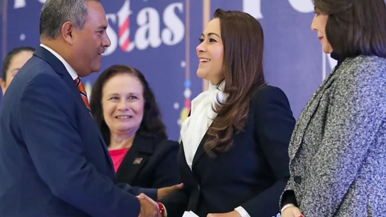 Foto:Especial|Refrenda Tere Jiménez su compromiso con la educación y con los maestros de Aguascalientes