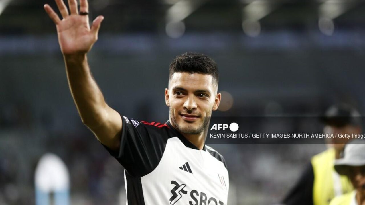 El mexicano Raúl Jiménez anotó un doblete en la victoria del Fulham por 5-0 sobre el Nottingham Forest en la Premier League