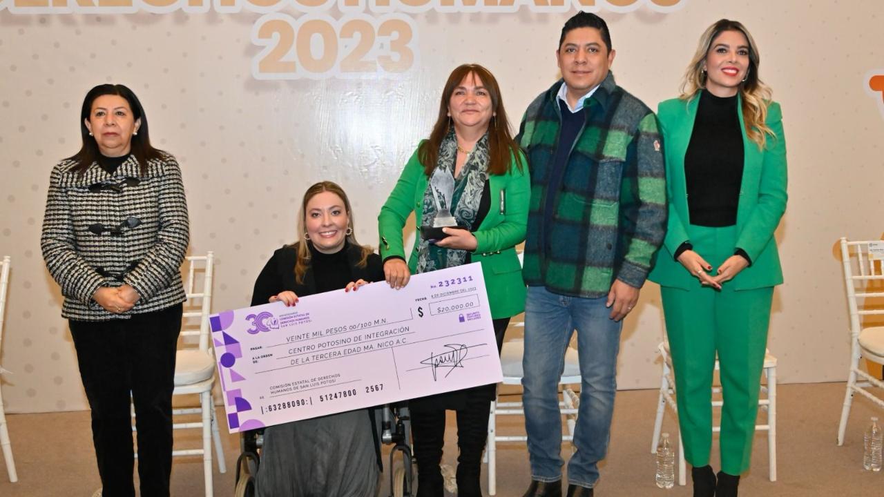 Al refrendar el compromiso del Gobierno de San Luis Potosí, Ricardo Gallardo entregó el Premio Estatal de Derechos Humanos 2023