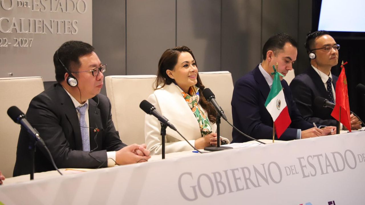 La gobernadora Tere Jiménez y directivos de la empresa Xinquan anunciaron una inversión china de 100 millones de dólares