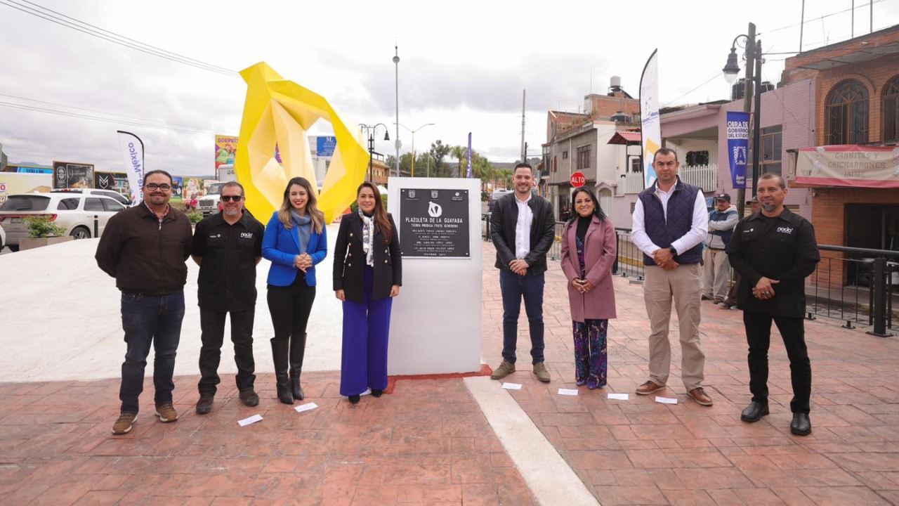 La gobernadora de Aguascalientes, Tere Jiménez, y el presidente municipal de Calvillo, Daniel Romo Urrutia, inauguraron una obra