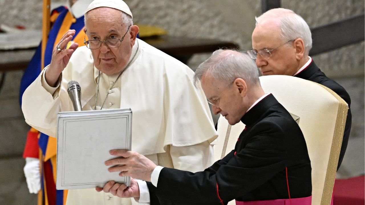 Foto:AFP|Acepta vaticano bendición de parejas homosexuales sin considerarlas matrimonio