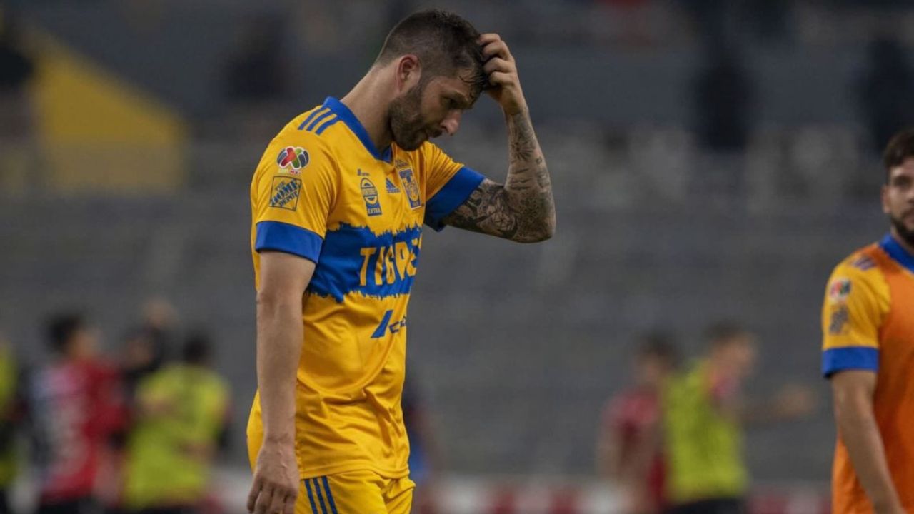 Gignac no pudo trabajar al parejo del equipo, pero asistió al 'Volcán' para realizar trabajo en el gimnasio