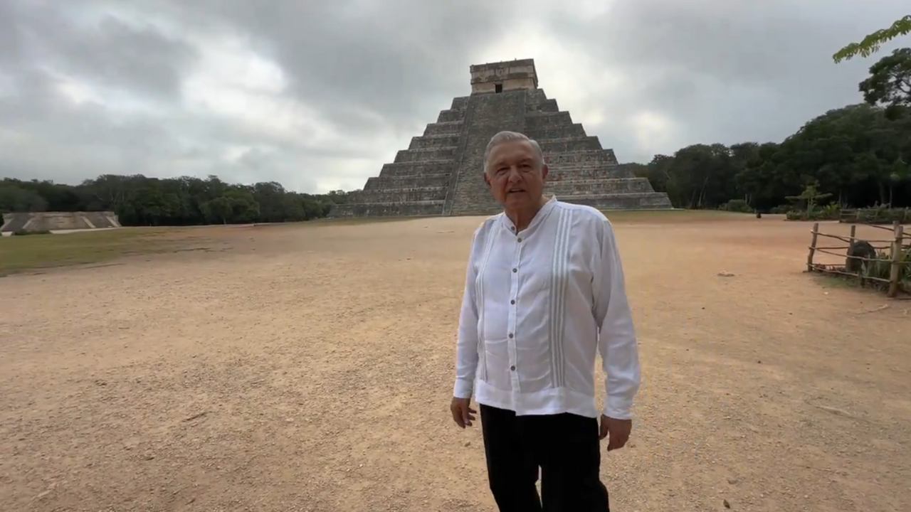 AMLO - Chichén Itzá