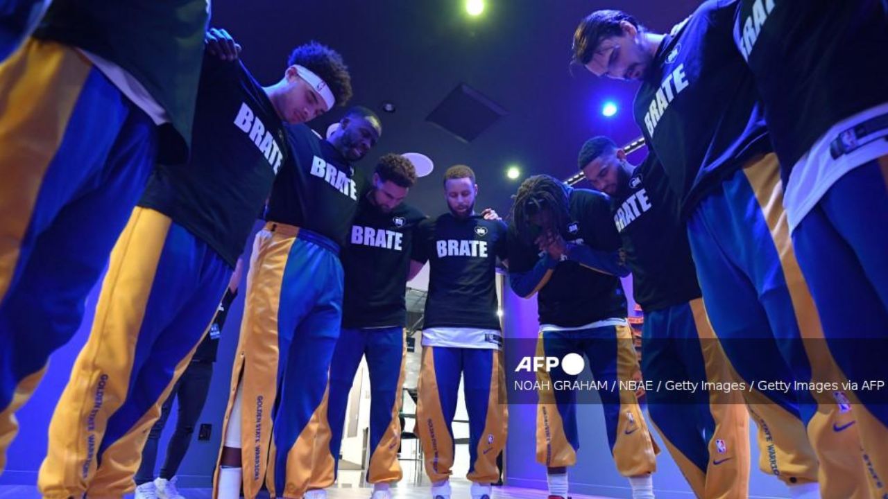 Foto:AFP|Los Warriors se imponen ante los Hawks; dedican victoria a Dejan Milojević