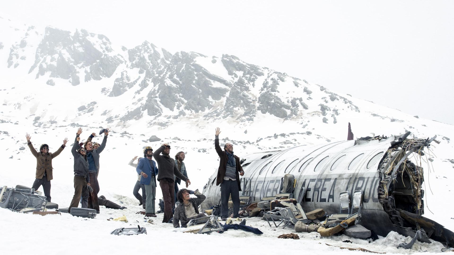 Fotograma de "La sociedad de la nieve" de J. A. Bayona.