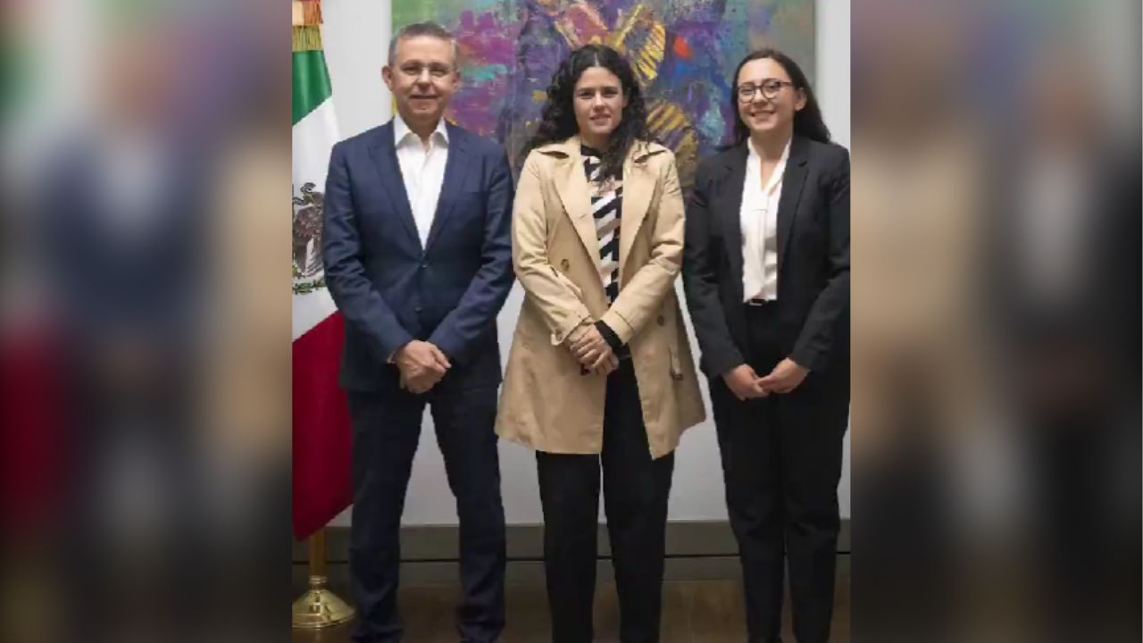 Deja César Yáñez Segob, lo sustituye funcionaria de la Ayudantía de AMLO