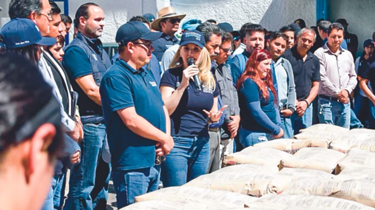 VISITA.  Romina Contreras entregó apoyos y acudió a los cursos de  emprendimiento femenino.